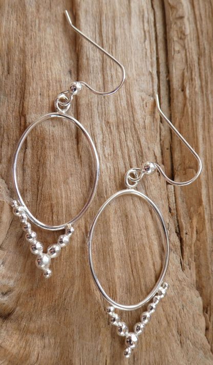 Boucles d'oreille en fil Argent 925 forme ovale et perles d'argent