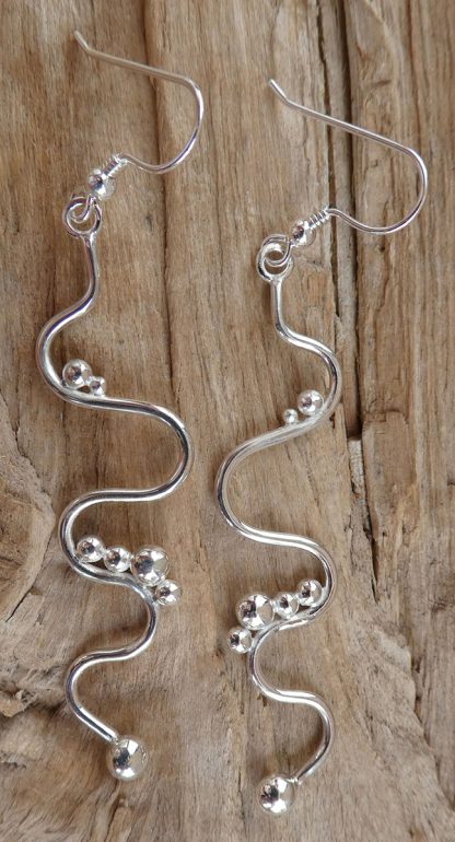 Boucles d'oreille en fil d'Argent 925 forme serpentine et perles d'argent